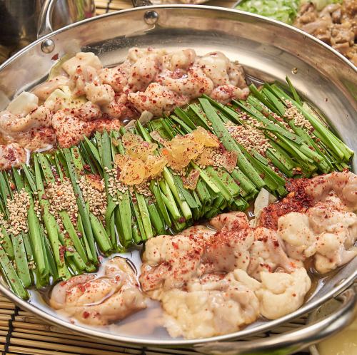 八種火鍋無限量供應,還可以續約!寒冷的冬天,吃喝皆宜!而且,您可以無限暢吃暢飲!