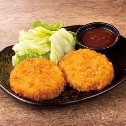 旨味たっぷり！カニクリームコロッケ　