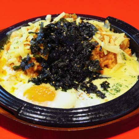 本場韓国屋台風居酒屋。平均予算2500円ほどでリーズナブルに◎