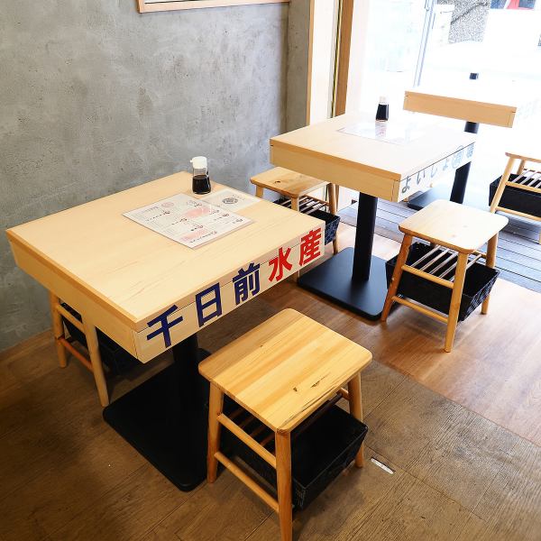 [Namba x Shinsaibashi x date] For a date with someone special, we recommend the counter or a two-person table ★A stylish interior overflowing with the warmth of wood.Fun to watch.Delicious to eat.We are sure that your guests will be delighted with our food and drinks!