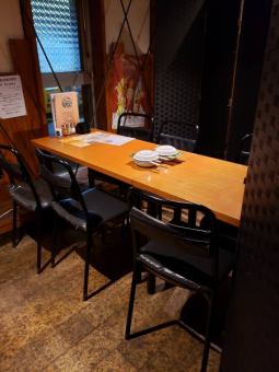 There is a semi-private room ♪ table for 6 people.