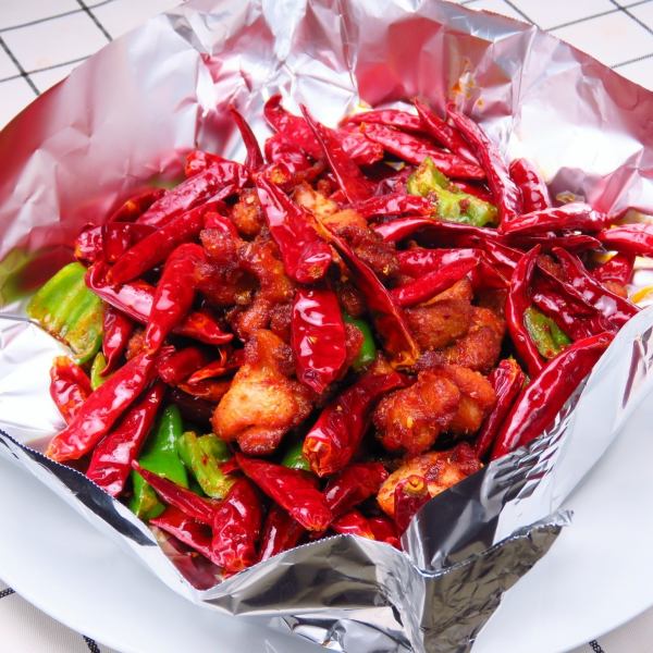 刺激的な辛さがやみつきに♪≪辛子鶏≫