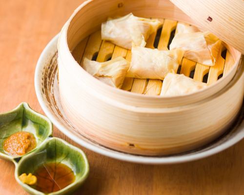 Popular menu item! Chicken Shumai 880 yen (tax included)