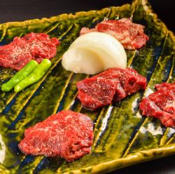 Assortment of five pieces of left horse yakiniku