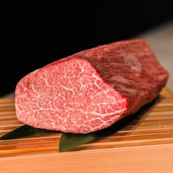 山形牛の焼きしゃぶや特上米沢牛ヒレが堪能できる全14品の「特上」コース⇒25000円(税込)