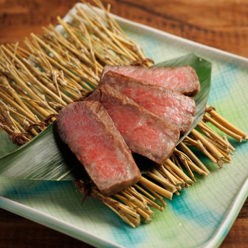 黒毛和牛 極上炭火焼きステーキ (100g)