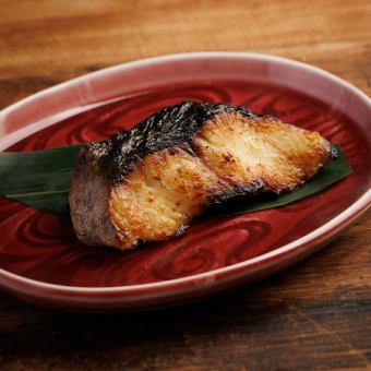 【美食の饗宴】全9品はかた地鶏の炭火焼きや黒毛和牛サーロインの肉寿司『華~HANA~』7,000円