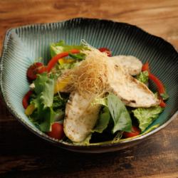 炭烤大山鸡肉沙拉