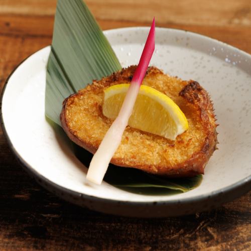 蟹の甲羅をそのまま!カニクリームコロッケ