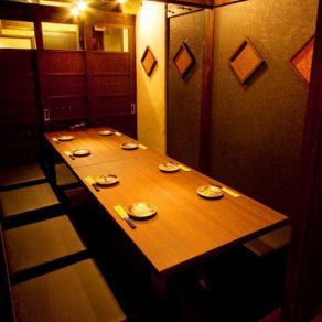 We have private banquet rooms available for parties of 6 to 10 people.The private tatami-mat rooms are popular for business banquets and entertainment for colleagues, and are rated highly as places where you can stretch your legs and relax.For shabu-shabu and other dishes, staff will do their best to help serve you.Whenever possible, the head chef or a knowledgeable staff member will serve you attentively.