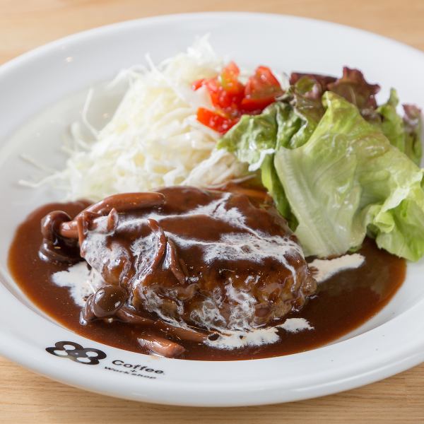 【自家製ハンバーグ】サラダ、スープ、パン付き