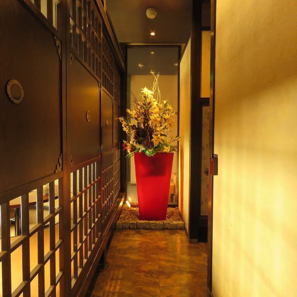 【全席完全個室】◆◆全席完全個室2～50名様◆木屋町の隠れ家的居酒屋！※当店はキャッチ・客引き行為は一切行っておりません。ゆったりくつろげるよう様々なシーンに合わせてご利用できる個室をご用意しています！2名様～50名様まで対応可！