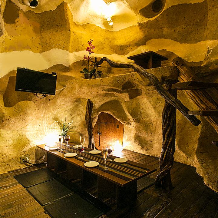 Various private rooms spread out in the cave ♪ Enjoying a moment in a different space is very popular ♪