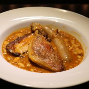 鴨もも肉のカスレ