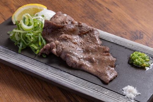Thinly sliced salt-grilled beef tongue finished with special salt