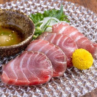 本マグロ脳天炙り～生レバ仕立て～