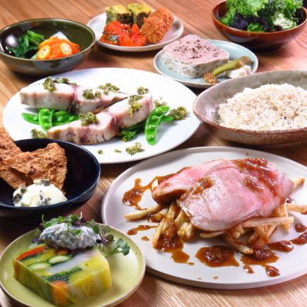山梨県産ジビエや地元野菜を使った、当店ならではの味を楽しめる厳選コース全13品◆3850円(税込)