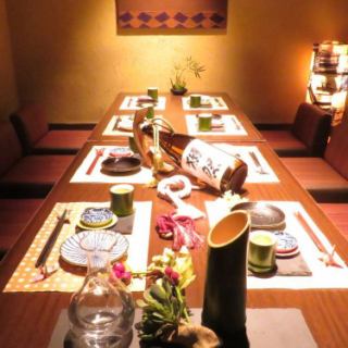 阁楼设有下沉式被炉桌的私人房间【惊喜/约会/生日/纪念日/沙发座位/情侣座位/私人房间/完全私人房间/阁楼座位/情侣/荣居酒屋/公司聚会】