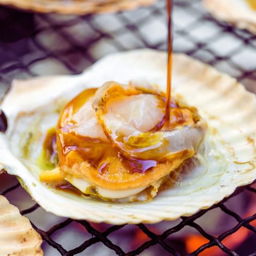 殻付きホタテのバター焼き