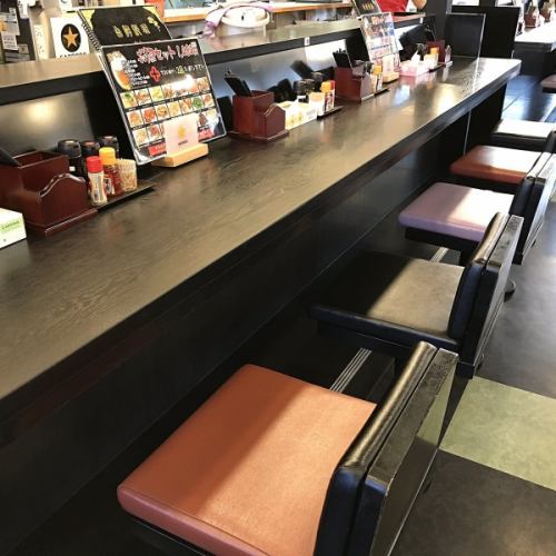カウンター席はお1人様でのお食事やサク飲みにおすすめ