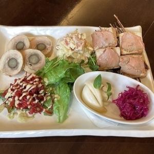 シェフのおまかせ前菜3品盛り合わせ