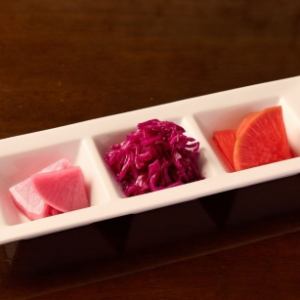 （小皿前菜）有機野菜のピクルス