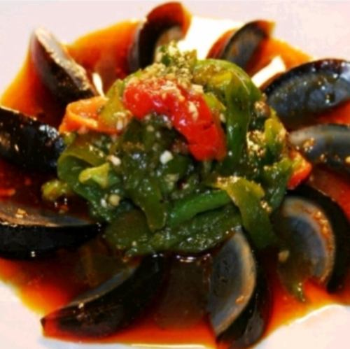 湖南風ピータンとピーマンの前菜/焼辣椒皮蛋