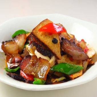 燻製豚肉と干し豆腐炒め/湖南臘肉炒香干