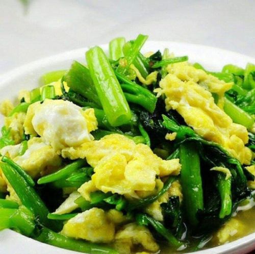 ほうれん草と玉子炒め/菠菜炒蛋