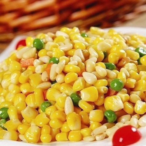 コーンと松の実の炒め/松子玉米