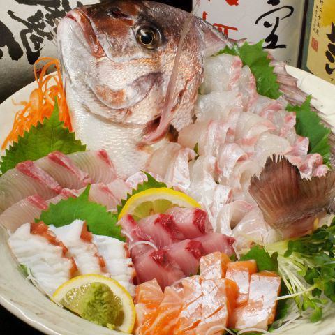 If you're looking for seasonal sashimi, come to our store! We have a large selection of fresh fish!