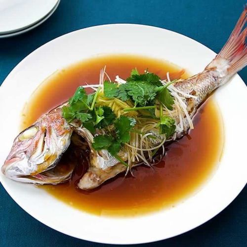 Steamed whole sea bream (2~3 persons)