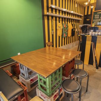 最大8名様でご利用可能なテーブル席。