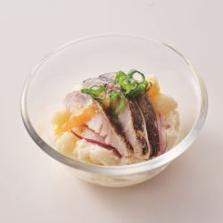 볶은 고등어의 일본식 감자 샐러드