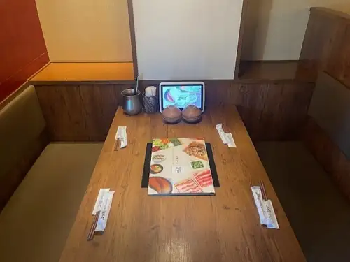 <p>落ち着いた空間でしゃぶしゃぶ食べ放題をお楽しみいただけます。ご家族での利用は部活仲間やご友人と是非、温野菜ならではの、お肉・お野菜・お出汁で食べるしゃぶしゃぶをおたのしみください♪また、食べ放題でお腹いっぱいご堪能ください♪</p>