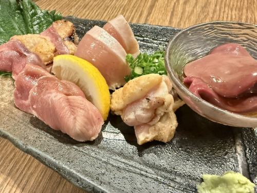 鶏刺し5種盛り合わせ(もも、むね、肝、ふりそで、ソリレス)