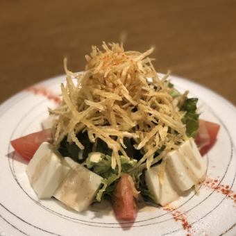 Tofu and crispy potato salad (sesame dressing)