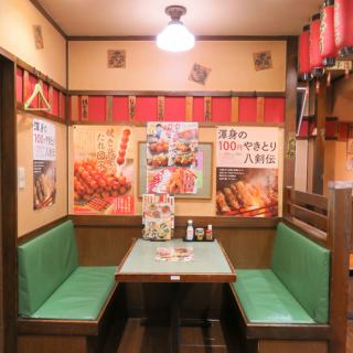 気軽にご利用できるテーブル席をご用意しております♪