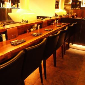 串の坊ならではの臨場感あふれるカウンター席をご用意。