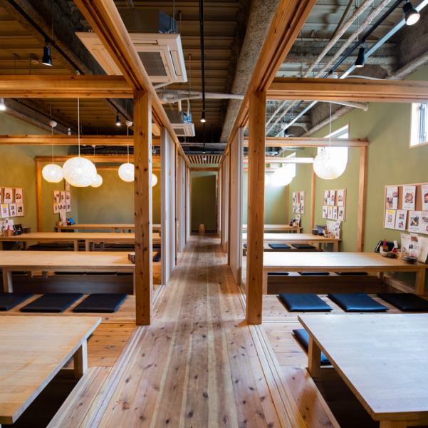 If you are looking for a large banquet hall in the Shimosone area, head to "Shimosone Izakaya Donkuiri"! We have completely private rooms that can accommodate up to 66 people. We will guide you to a private room where you can relax according to the number of guests! You can use it regardless of the scene, such as banquets, company banquets, girls' associations, class reunions, and family use.