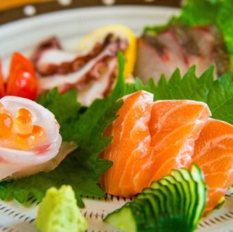Assortment of four kinds of sashimi