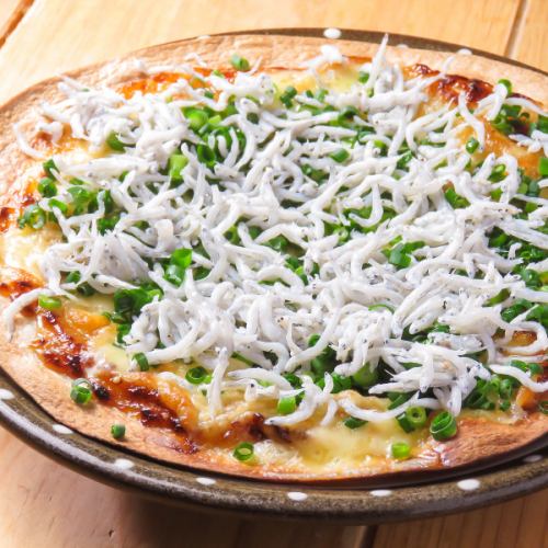 Soy sauce koji mayonnaise and green onion pizza