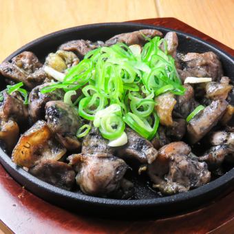 知覧鶏のもも焼き鉄板(中 150g卵なし)