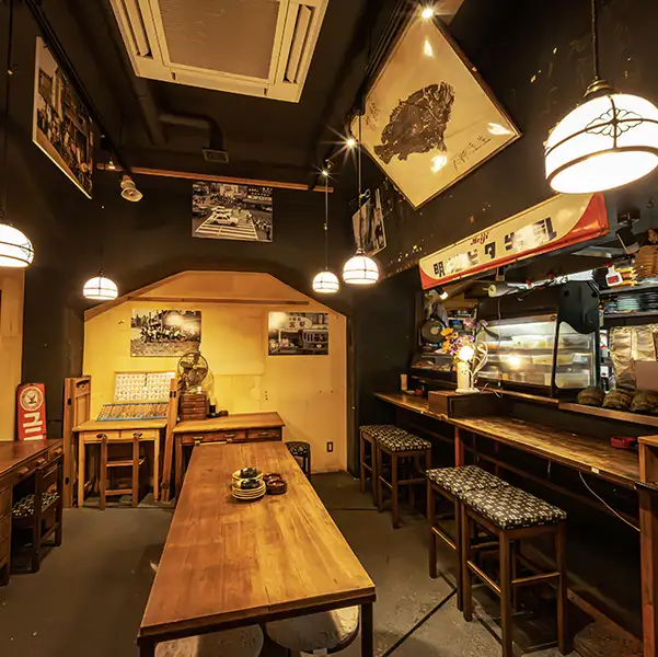 【三ノ宮高架下市場】少人数でワイワイ飲むならここ！会社帰りや友人同士の飲み会に重宝できます♪