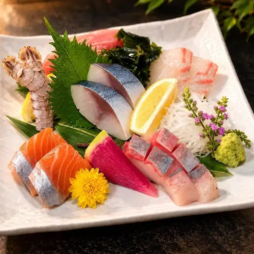 自慢の鮮魚刺身盛合せ
