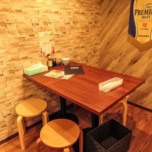 [Cozy space] The image inside the store is a warm and homely space based on wood.In the calm atmosphere of the shop, you can relax.Seats are limited, so reservations are recommended for visits by multiple people ◎ It is a specialty lamb meat specialty shop at Kameido station!