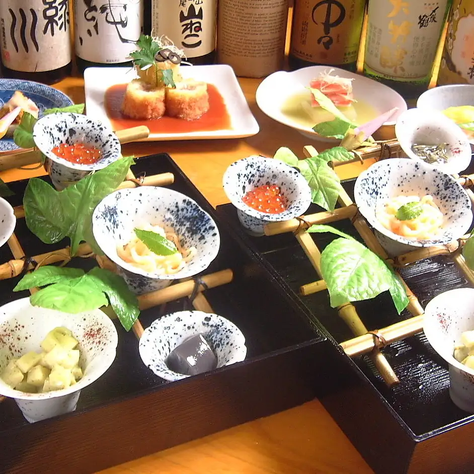 焼酎や日本酒を数多く取り揃えております。お料理と一緒にぜひ!