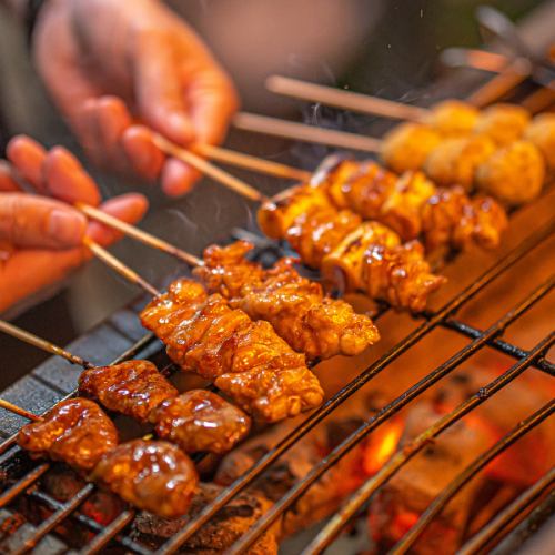 Delicious and reasonably priced yakitori starting at 130 yen per stick!