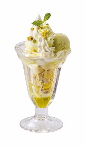 チーズケーキパフェ/ショコラブラウニーパフェ/抹茶アイスパフェ/ピスタチオパフェ