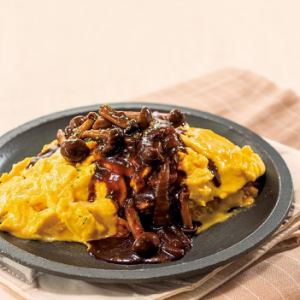 Grilled omelette with mushroom-flavored demi-glace sauce